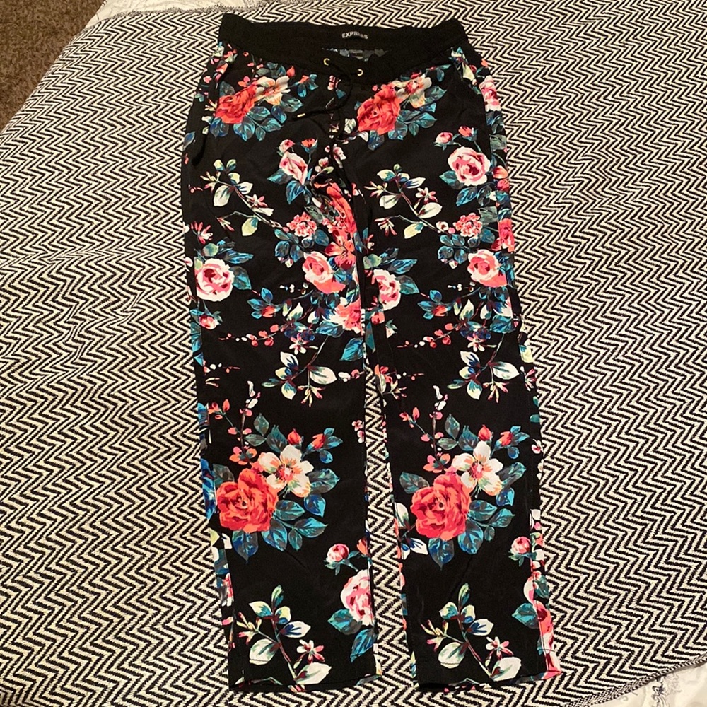 Express Womens Floral Pants size Small